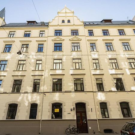 Miro Rooms Skolas - Quiet Chic, Free Parking, Self Check-In Riga Exterior foto