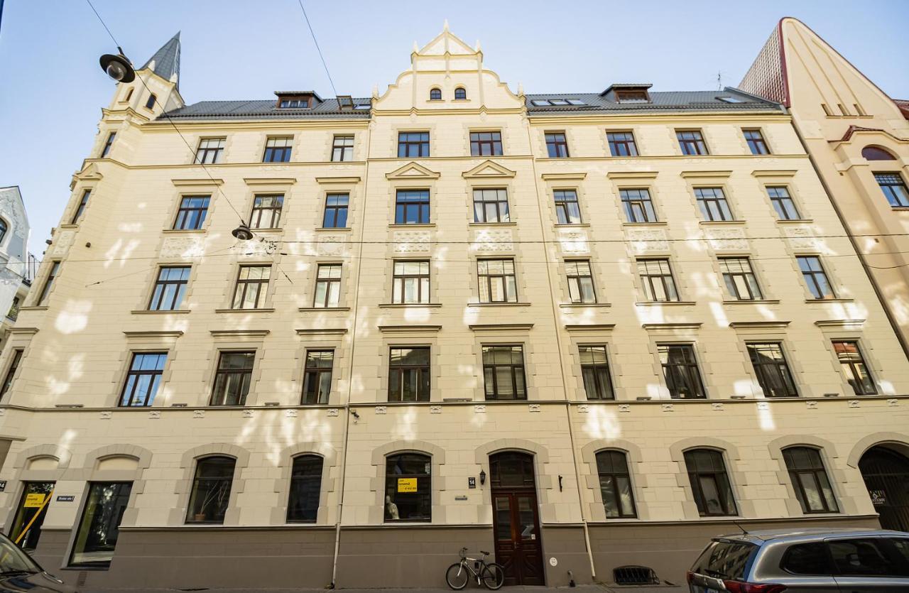 Miro Rooms Skolas - Quiet Chic, Free Parking, Self Check-In Riga Exterior foto