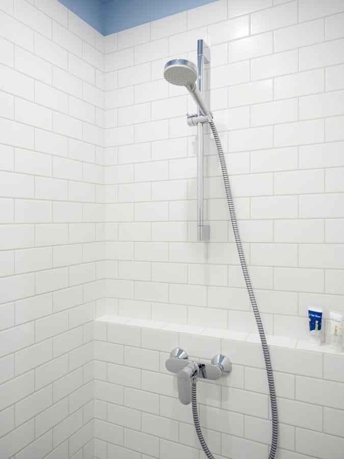 Miro Rooms Skolas - Quiet Chic, Free Parking, Self Check-In Riga Exterior foto