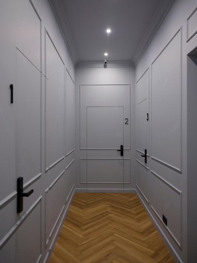 Miro Rooms Skolas - Quiet Chic, Free Parking, Self Check-In Riga Exterior foto