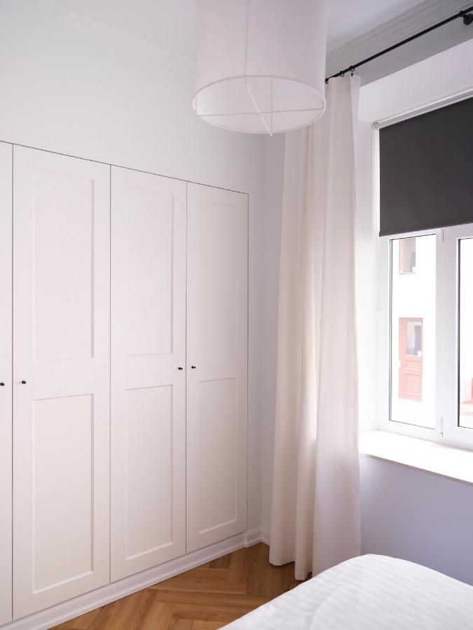 Miro Rooms Skolas - Quiet Chic, Free Parking, Self Check-In Riga Exterior foto