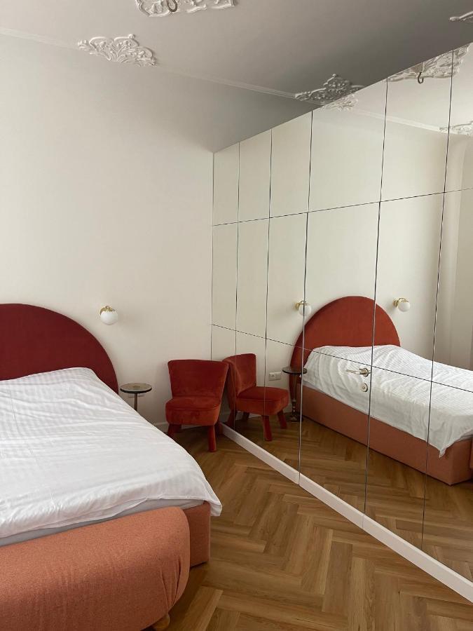 Miro Rooms Skolas - Quiet Chic, Free Parking, Self Check-In Riga Exterior foto